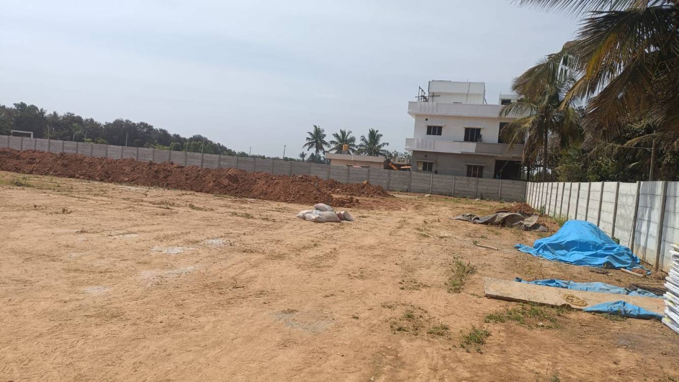 sri sai enclave Plot