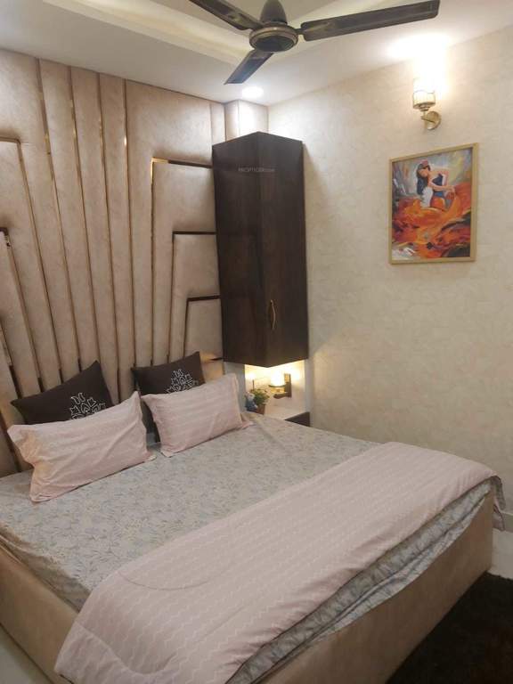 shantiniketan by aggarwal associates and builders Bedroom