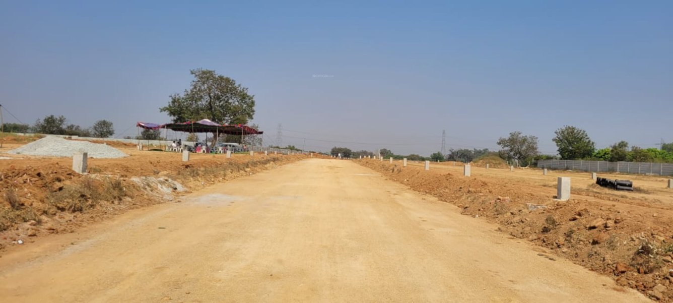 suvarna srinivasam Plot