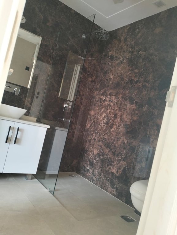 ultra luxury floors Bathroom