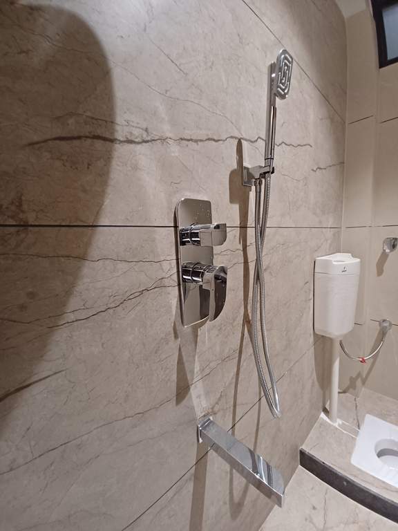  the park royal villa Bathroom