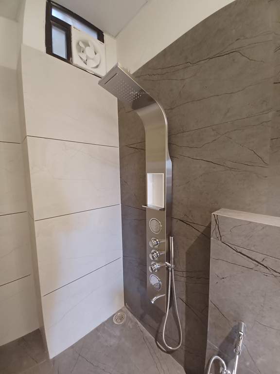  the park royal villa Bathroom