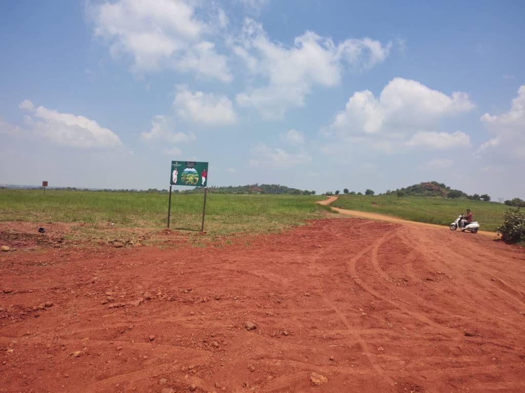  saketh farm lands Plot