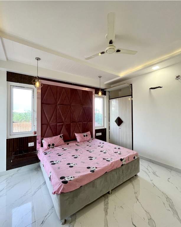  lexus Bedroom