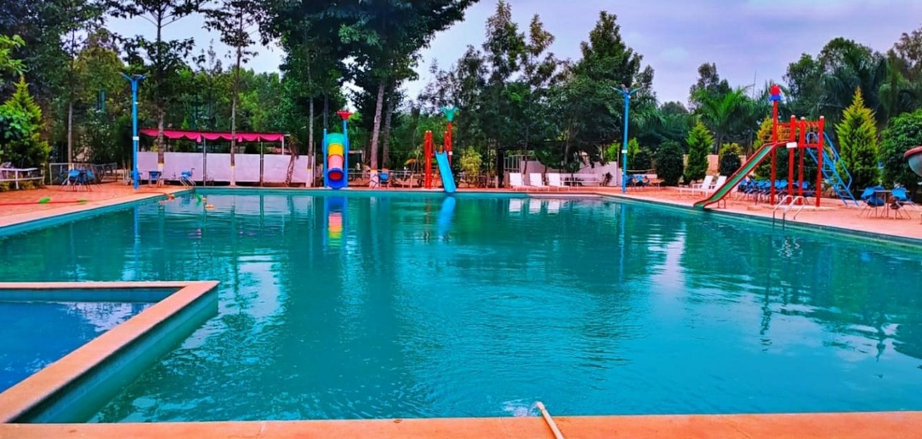  vishalakshi meadows Swimming Pool