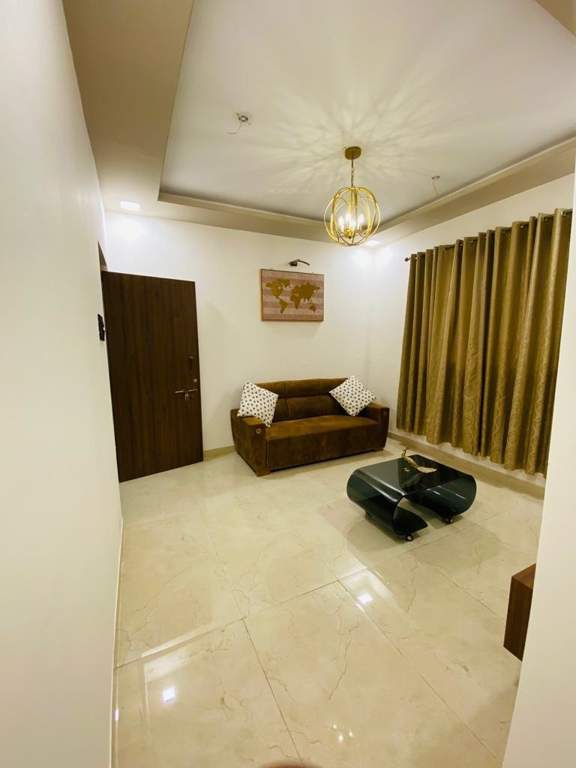  emerald Living Area