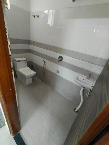  altura Bathroom