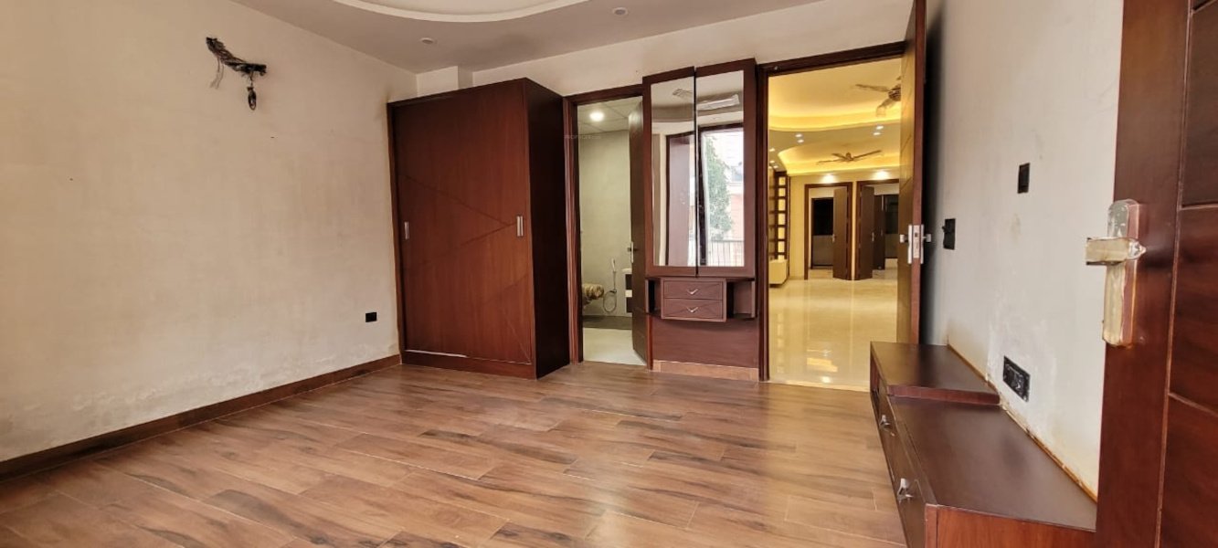  luxury floors Living Area