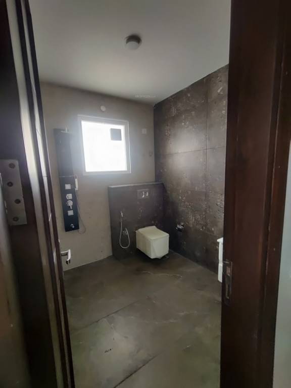  luxury builderfloor sector 1494 Bathroom