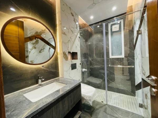  luxuary-builder-floor-sector-56-kuhad Bathroom