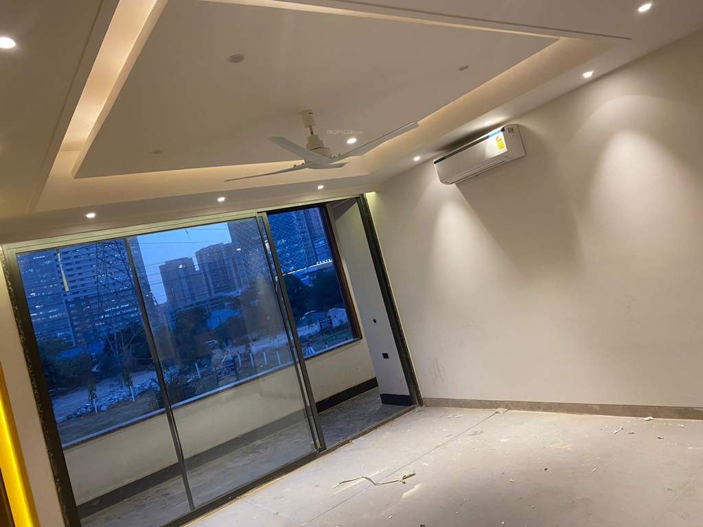  door luxury builder floor 2 Living Area