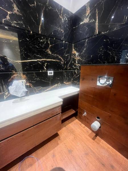  door-luxury-builder-floor Bathroom