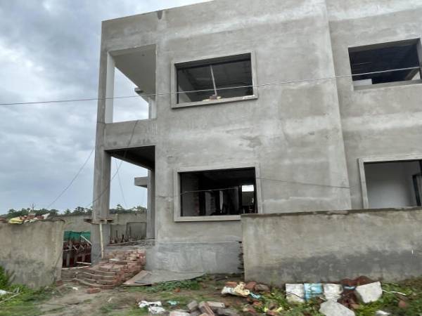 constructionStatus of WH 24 East Avenue