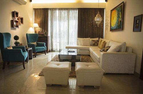  24life-exotica Living Area