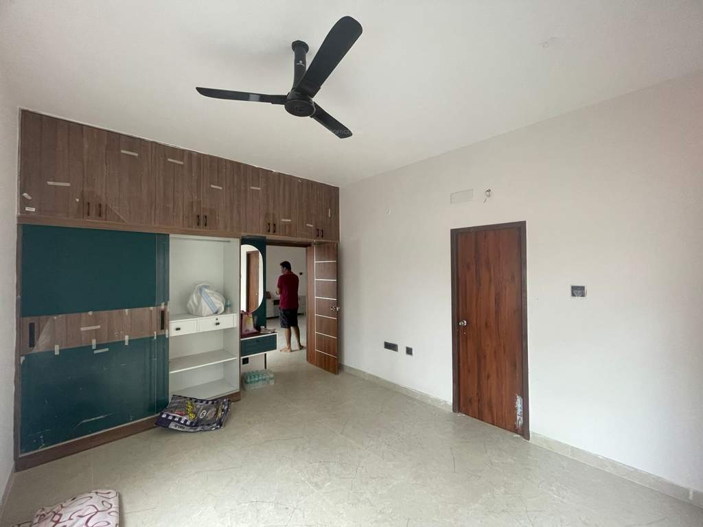  six season appartment Bedroom