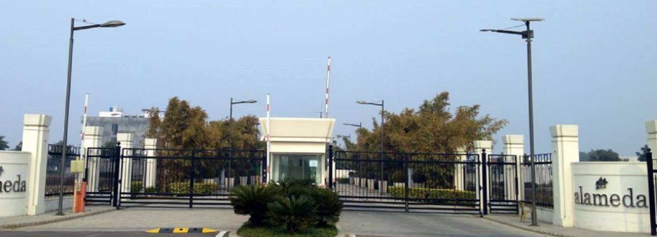 alameda central Gated Community