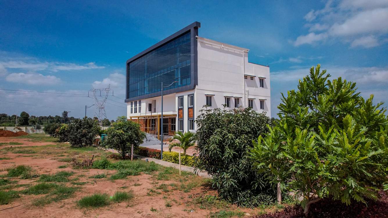  homes paradise Club House