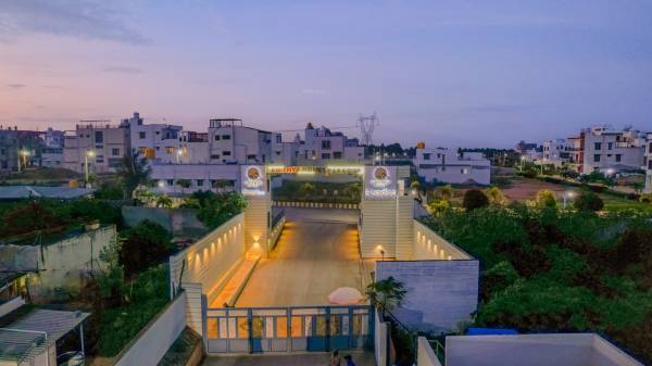  homes-paradise Entrance Gate Security Cabin