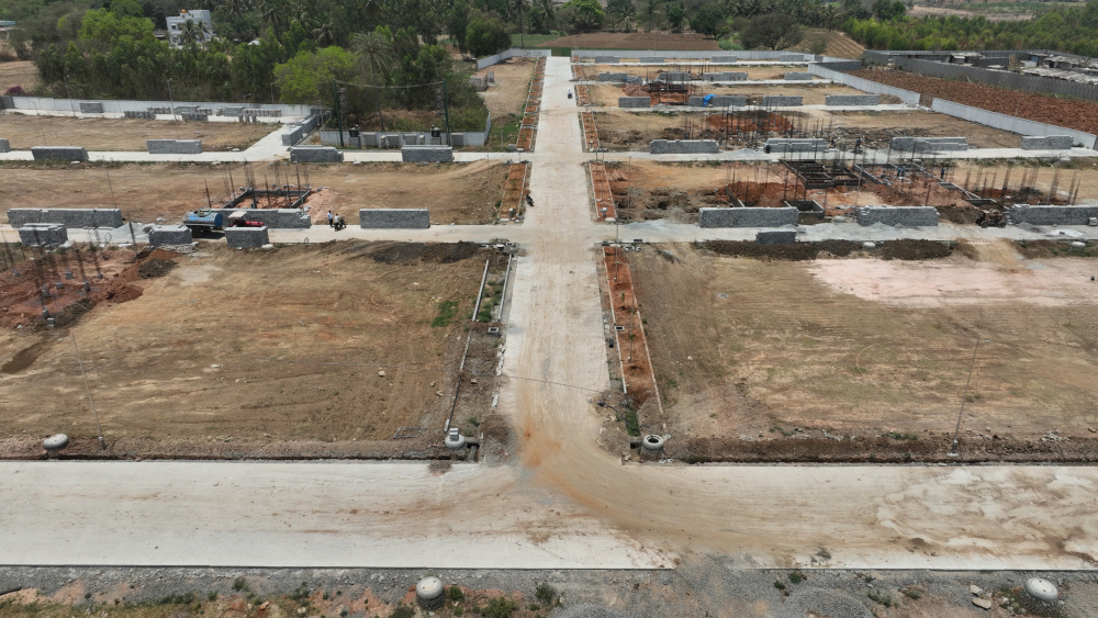  luxuary builder floor 45 Construction Status Apr 24