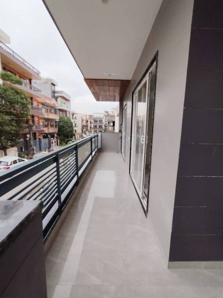  luxuary-builder-floor-45 Balcony