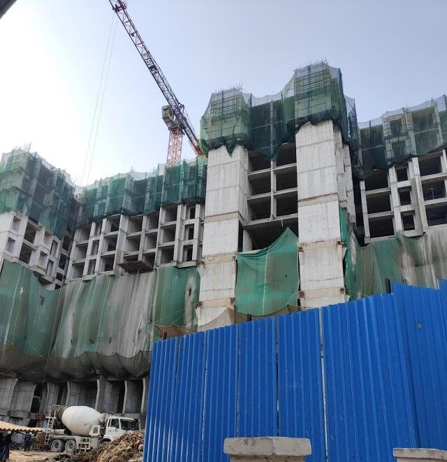  luxuria Construction Status Apr 25