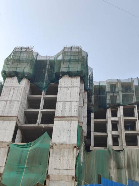  luxuria Construction Status Apr-25