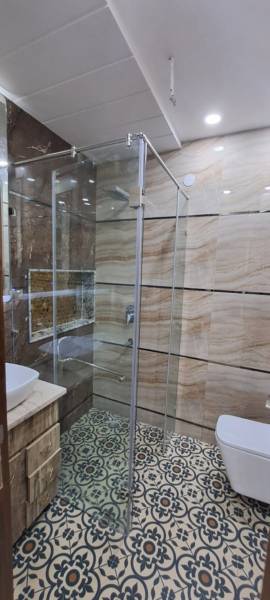  hommes-luxury-builder-floor Bathroom