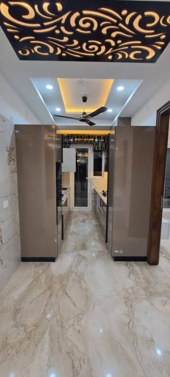  hommes luxury builder floor Kitchen