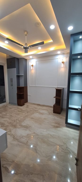  hommes luxury builder floor Living Area