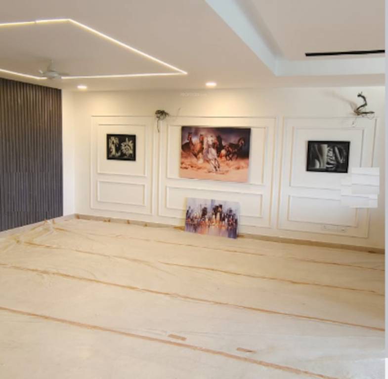  dlf phase 4 Living Area