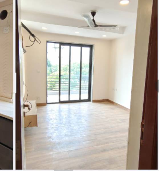  dlf-phase-4 Living Area