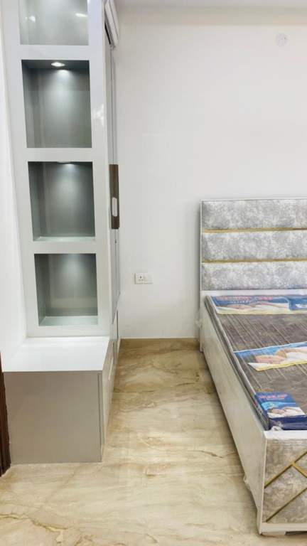  hommes luxury builder floor Bedroom