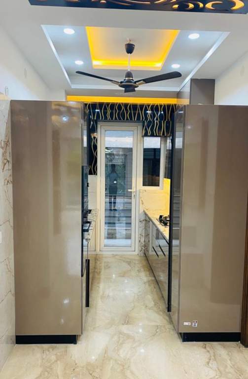  hommes luxury builder floor Kitchen