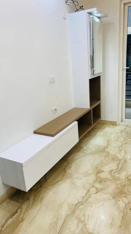  hommes luxury builder floor Living Area