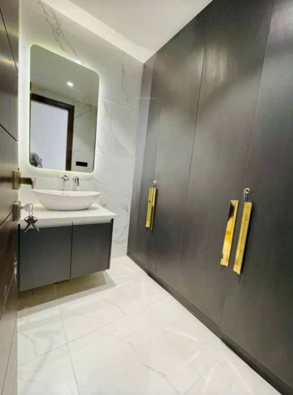  luxury builder floors 15 Bathroom