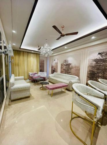  luxury-builder-floors-15 Living Area