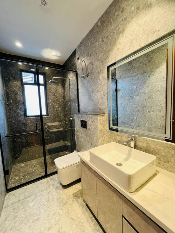  luxury builder floors 16 Bathroom