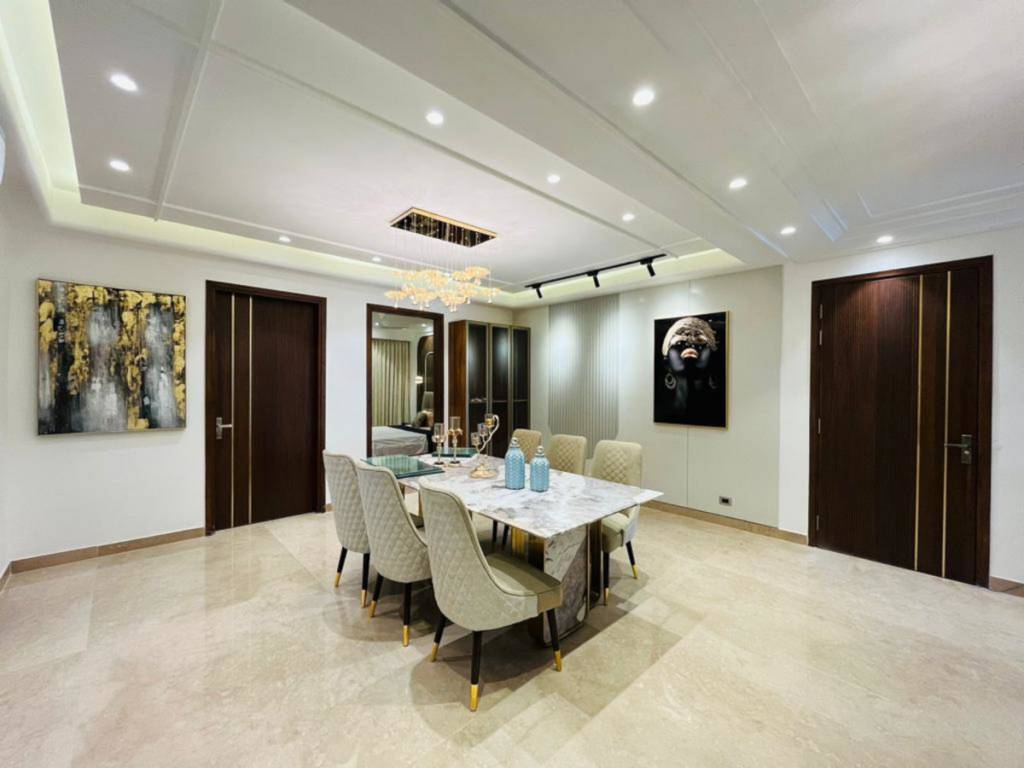  luxury builder floors 16 Dining Area