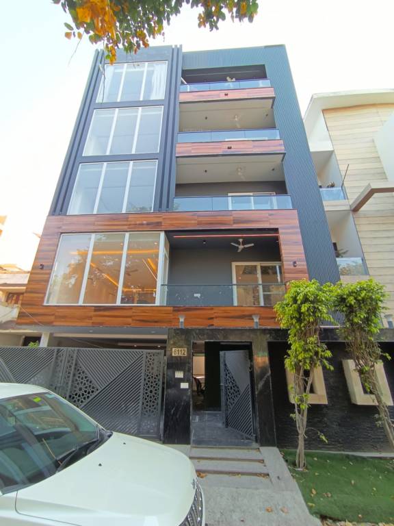 Elevation luxury builder floor dlf phase 4 Elevation
