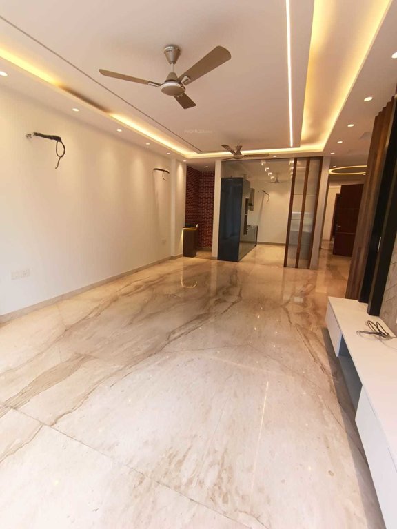  luxury builder floor dlf phase 4 Living Area