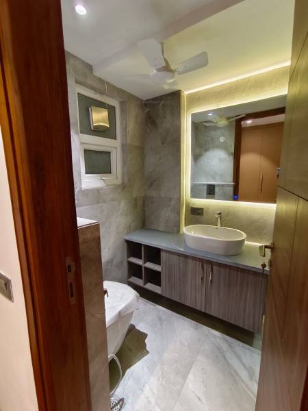  luxury-builder-floor-dlf-ph-4-740 Bathroom