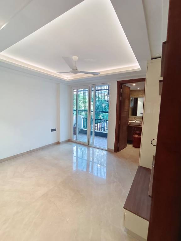  luxury builder floor dlf ph 4 740 Living Area