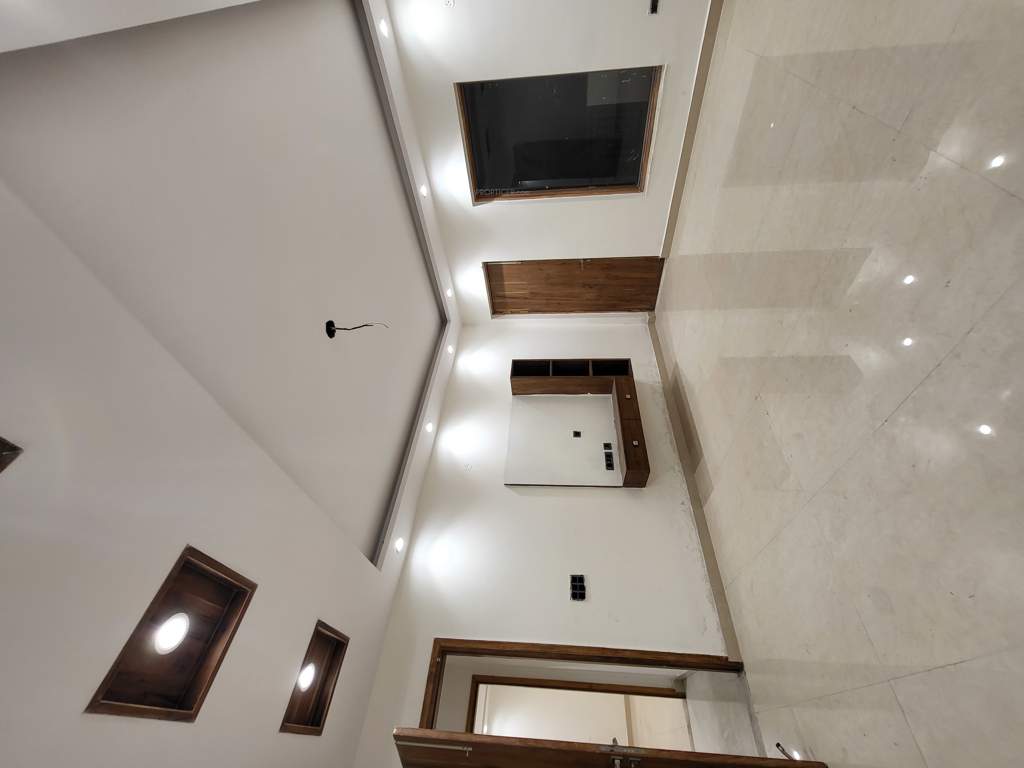  high end 460sq yd Living Area