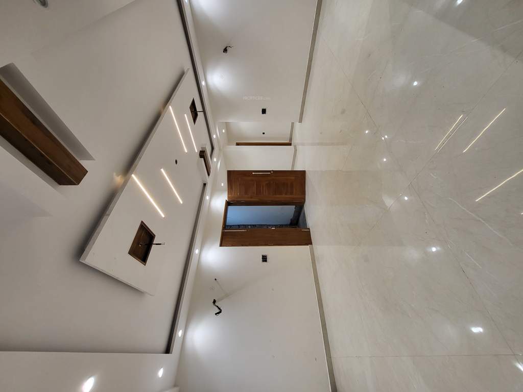  high end 460sq yd Living Area