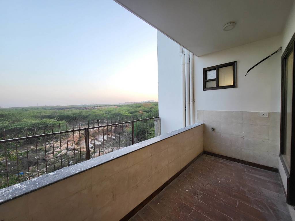  high end 250 sq yd Balcony