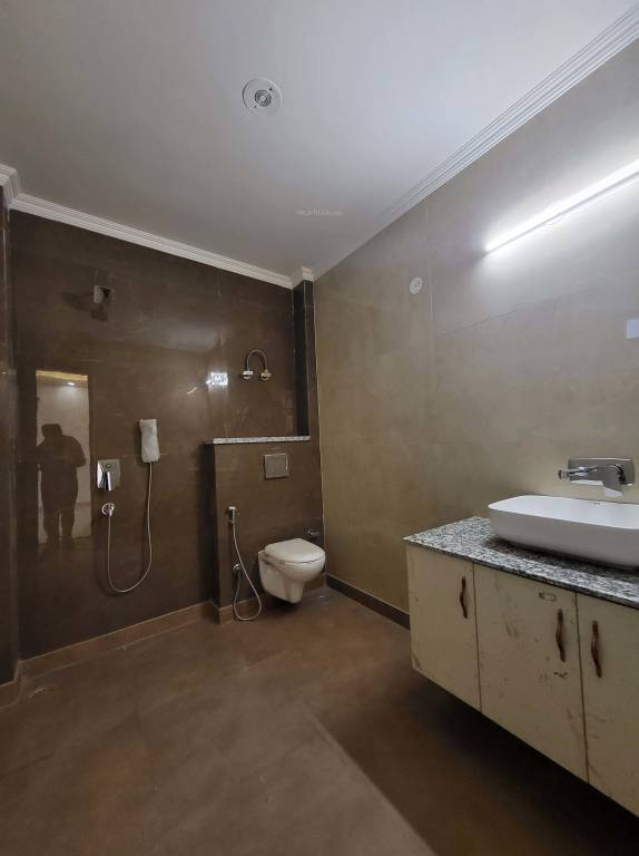  high end 250 sq yd Bathroom