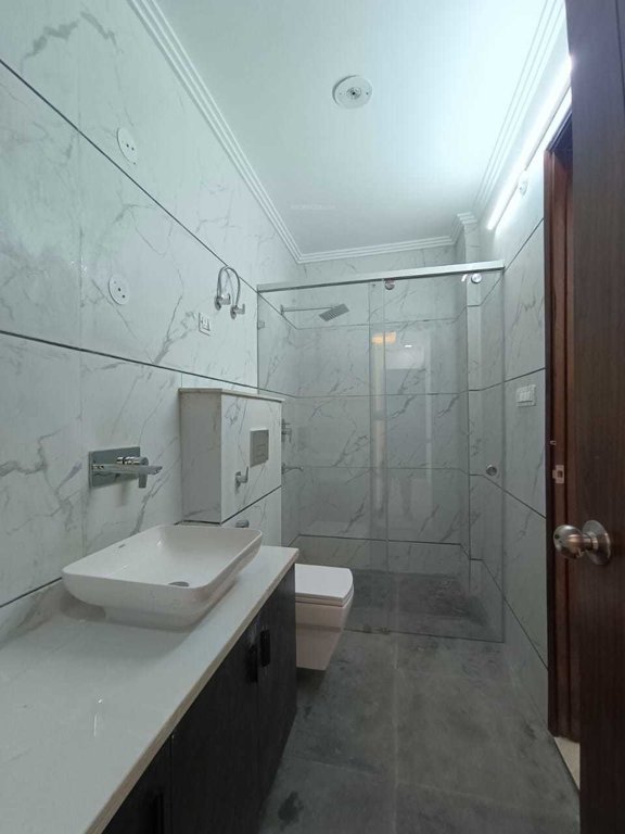 high end 280 sq yd Bathroom