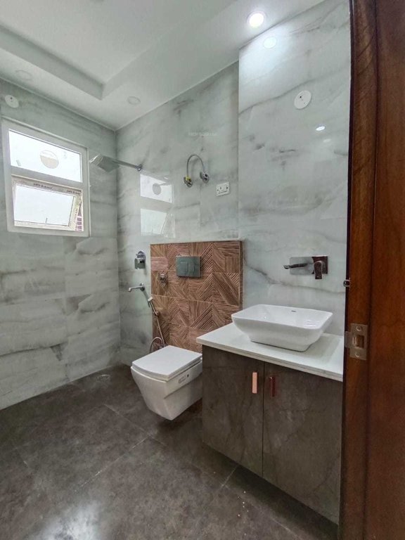 high end 280 sq yd Bathroom