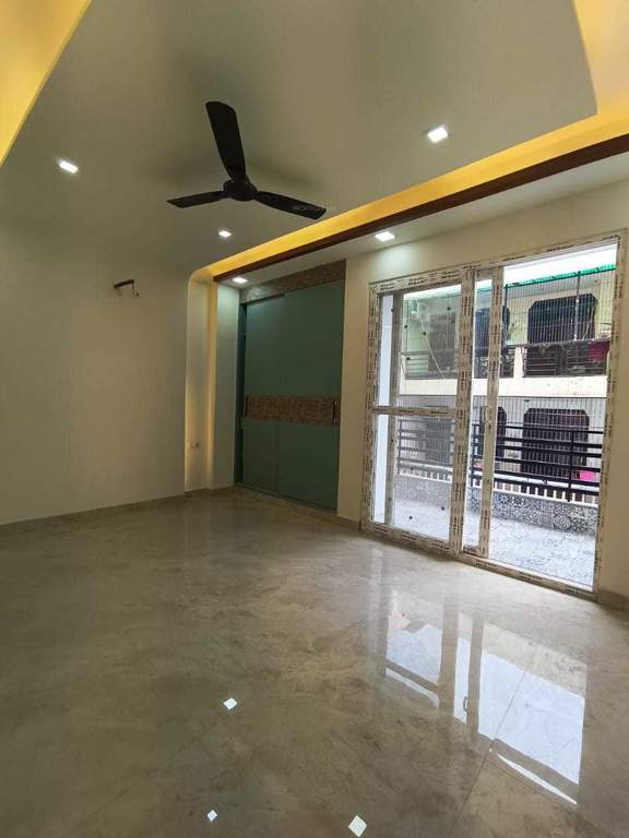 high end 280 sq yd Living Area