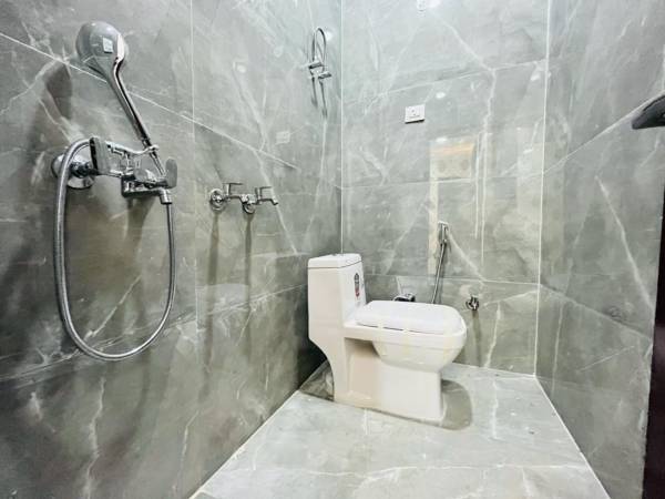 Bathroom flora-home Bathroom